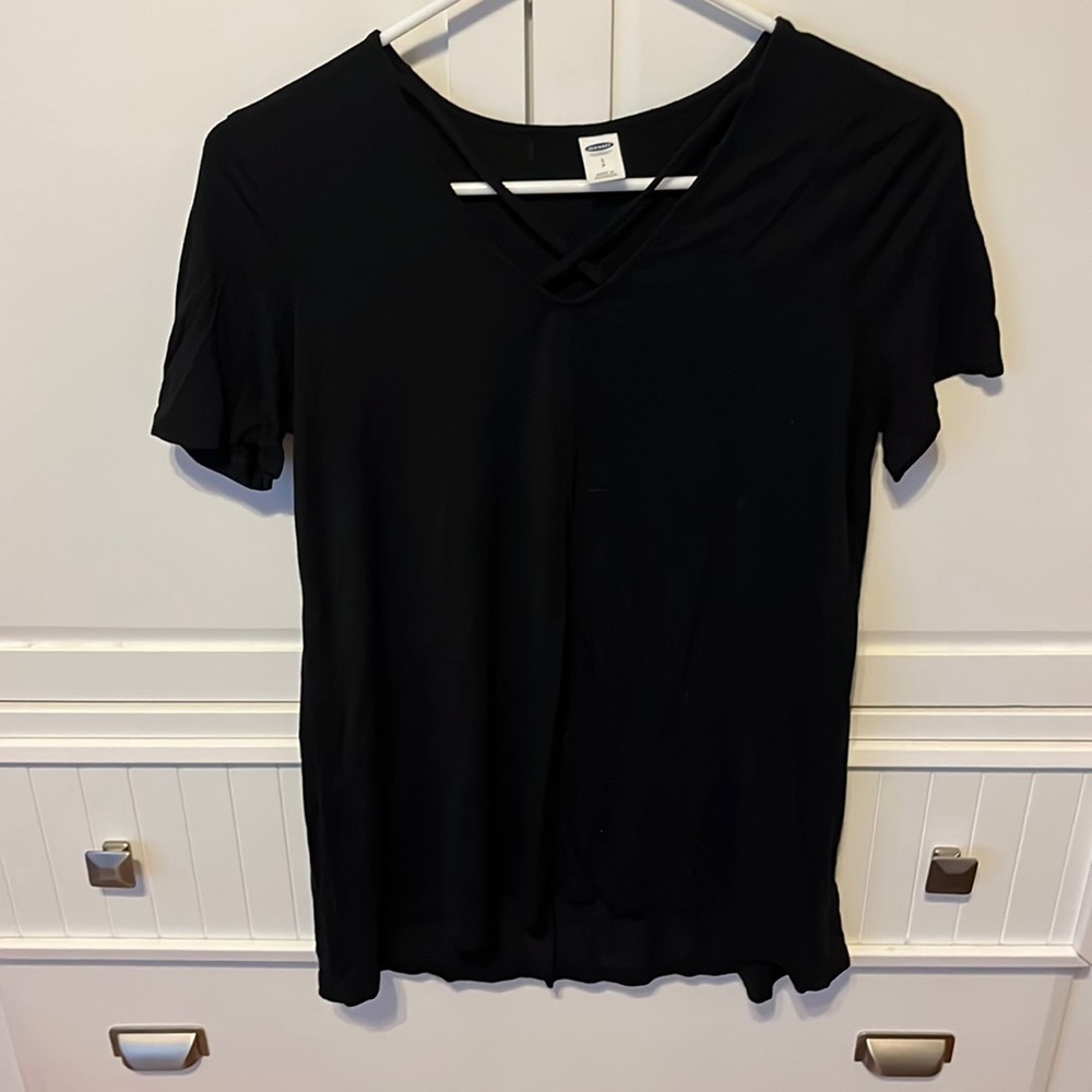 Old Navy black shirt 
Excellent condition